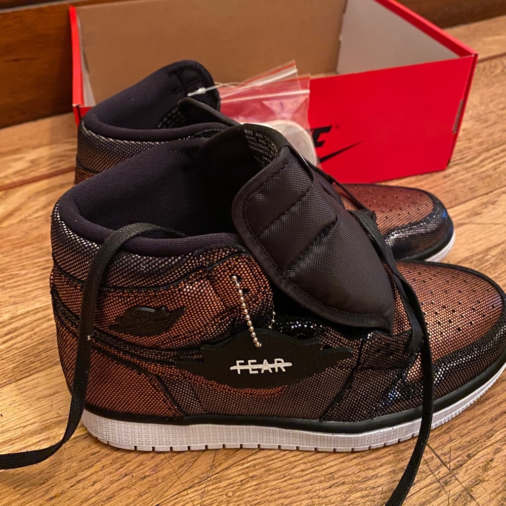 woman’s Jordan 1 the retro high og “fearless”